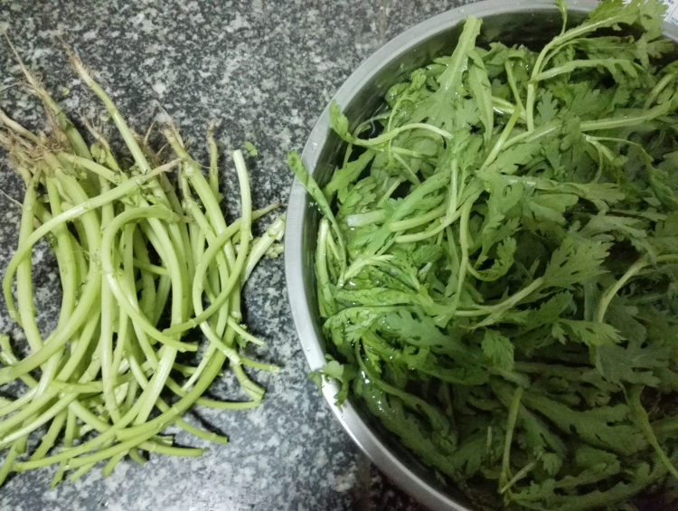 茼蒿鸡蛋饼步骤2