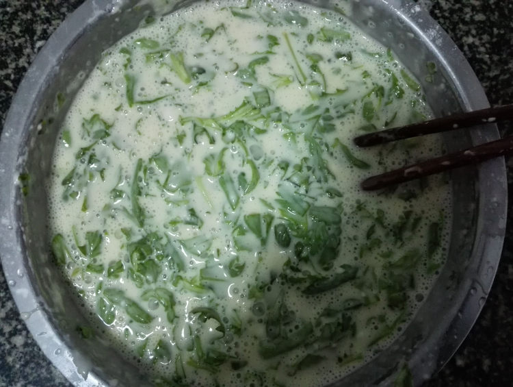 茼蒿鸡蛋饼步骤8