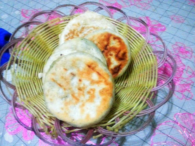 韭菜海米馅饼步骤10