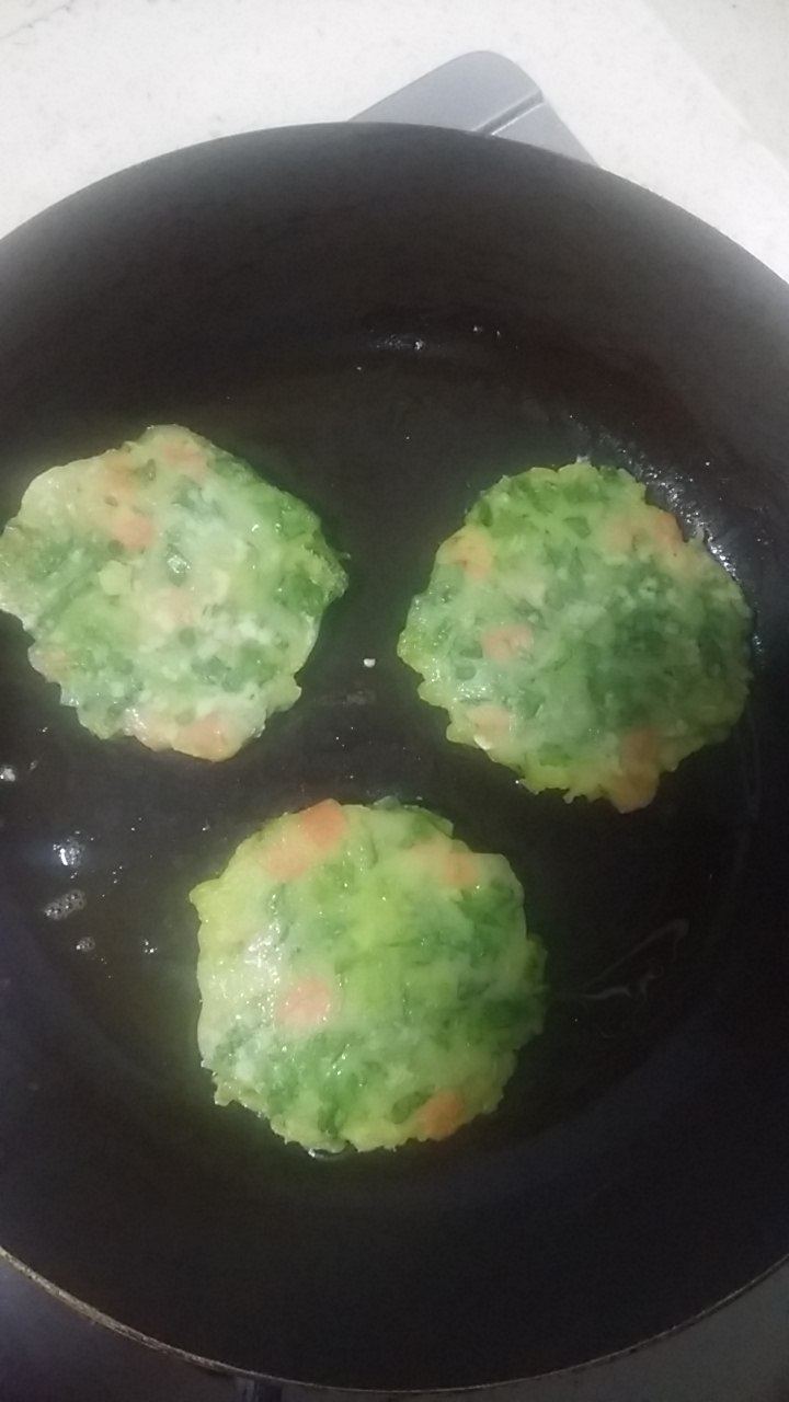 青菜火腿煎饼步骤5