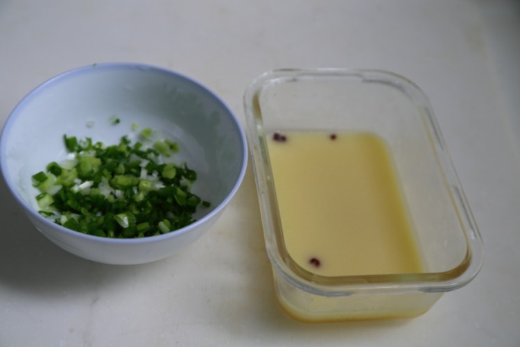 鸭油千层饼步骤1