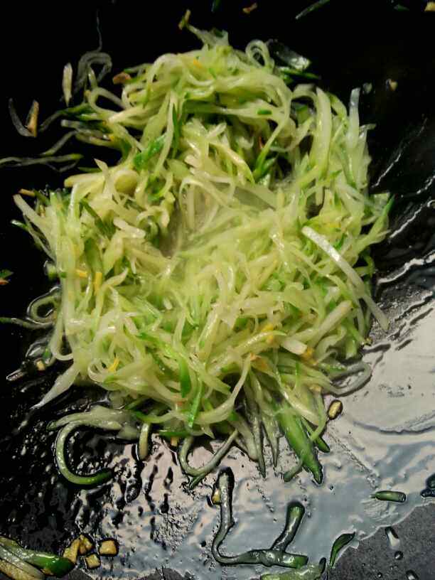 萝卜丝馅饼步骤6