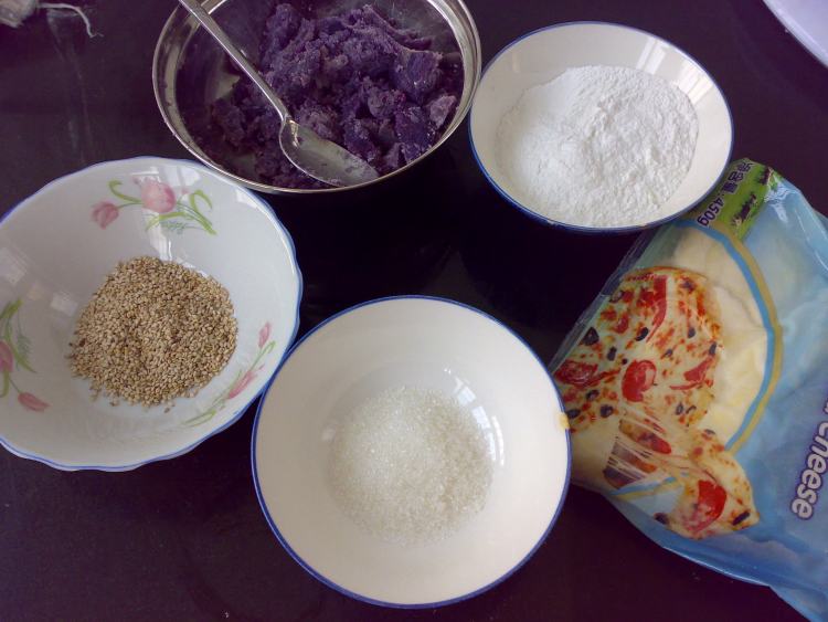 芝心紫薯饼步骤1