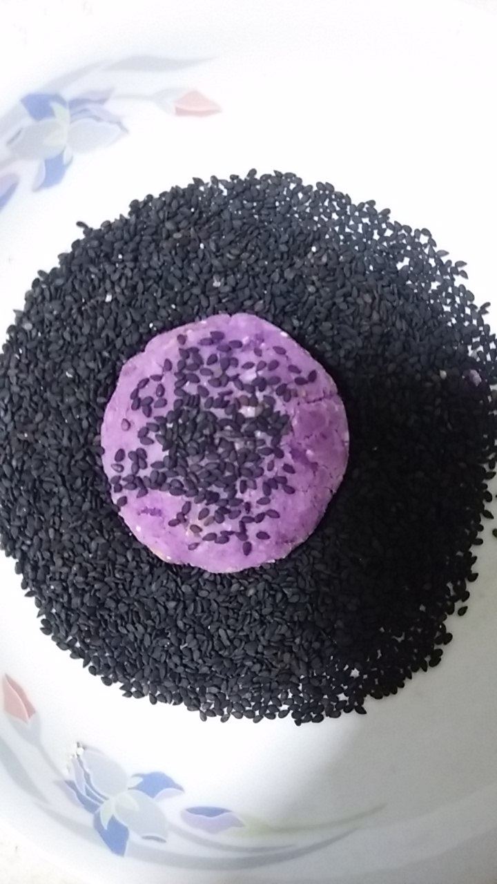煎紫薯饼步骤7