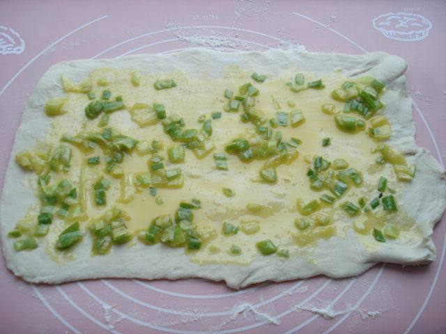 葱花烙饼步骤8