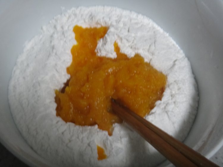 芝香南瓜饼步骤7