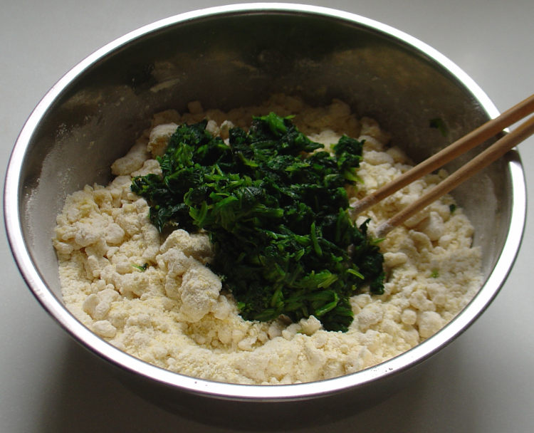 菠菜玉米面饼步骤7