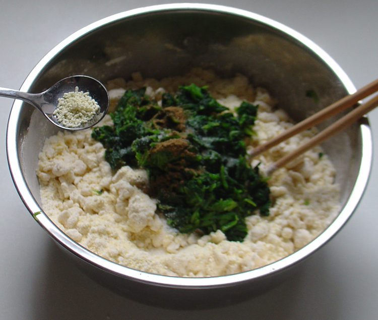 菠菜玉米面饼步骤10