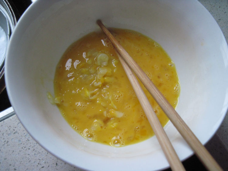 玉米鸡蛋饼步骤5
