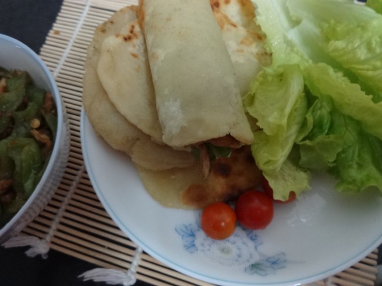 豆渣肉丝卷饼步骤6