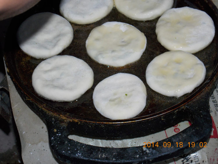 香煎茴香馅饼步骤9