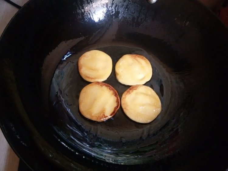 玉米面糯米饼步骤8