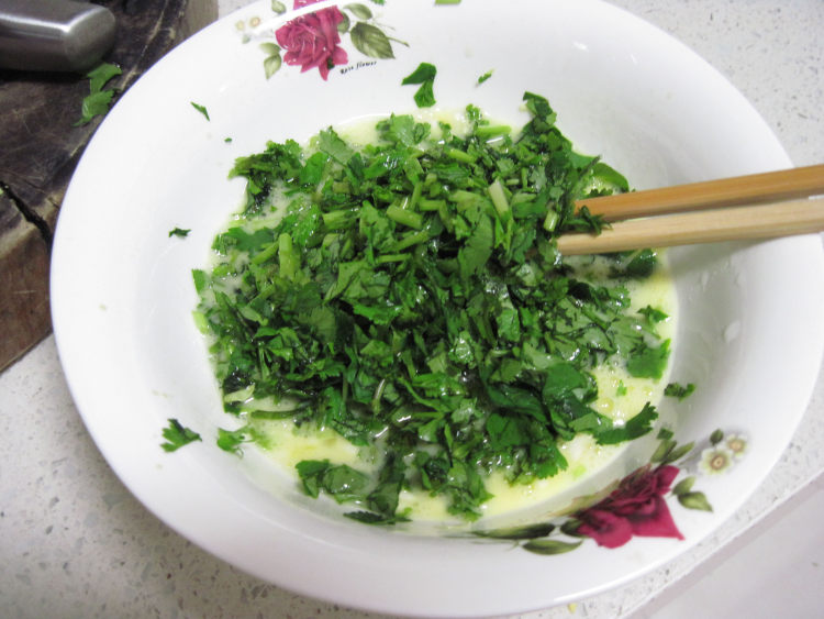 香菜鸡蛋饼步骤4