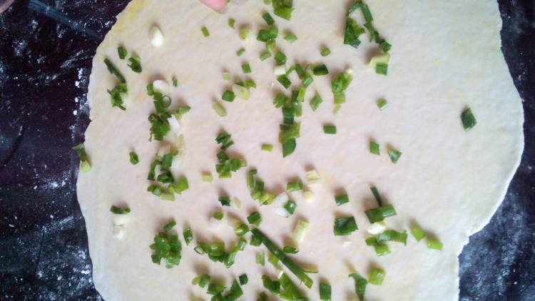 葱油芝麻薄饼步骤5