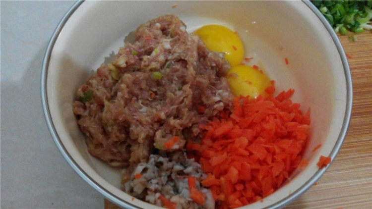 香菇胡箩卜馅饼步骤3