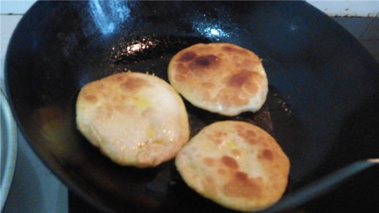 香菇胡箩卜馅饼步骤20