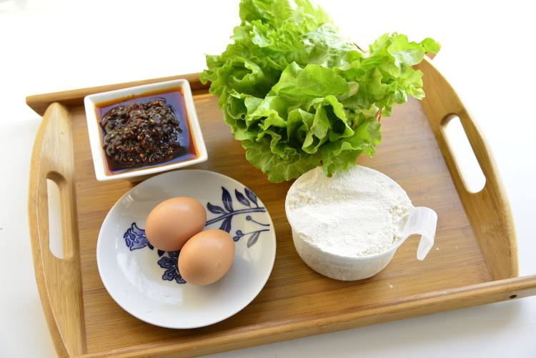香酱鸡蛋饼步骤1