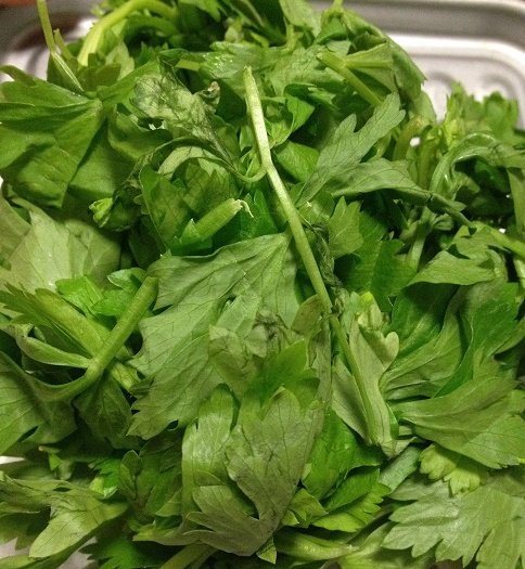 香芹叶杂粮鸡蛋饼步骤1