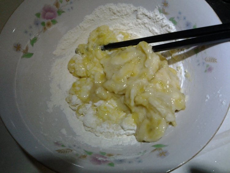 鸡蛋香蕉饼步骤3