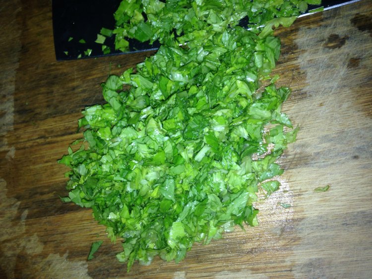 芹菜叶黄豆煎饼步骤1