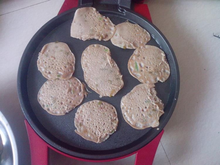酸豆角豆渣鸡蛋饼步骤12