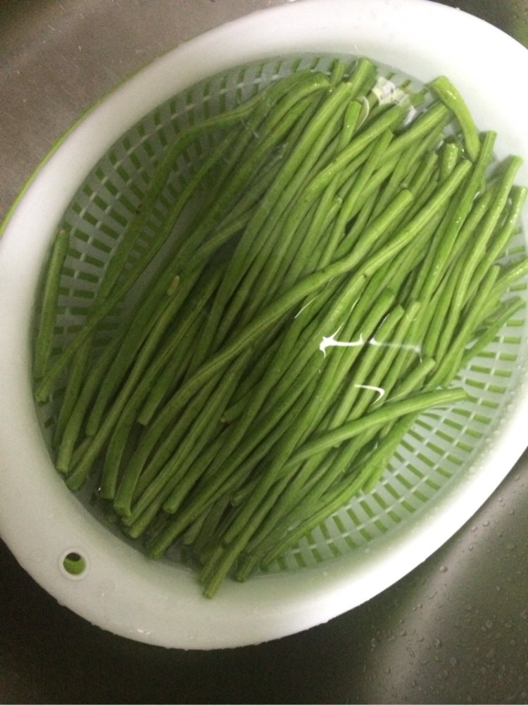 豇豆大肉水饺步骤1