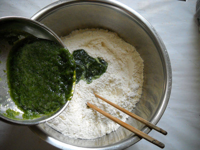 茼蒿粉丝元宝蒸饺步骤3