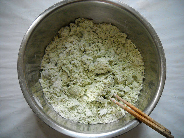 茼蒿粉丝元宝蒸饺步骤4
