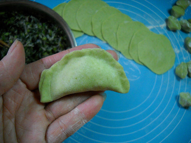 茼蒿粉丝元宝蒸饺步骤11
