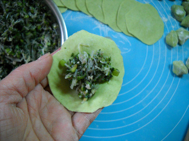 茼蒿粉丝元宝蒸饺步骤10