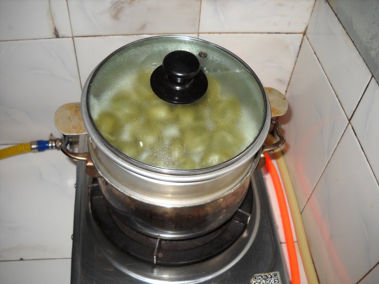 茼蒿粉丝元宝蒸饺步骤14