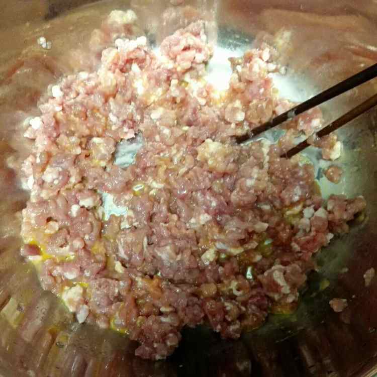 猪肉韭菜鸡蛋饺子#不步骤1