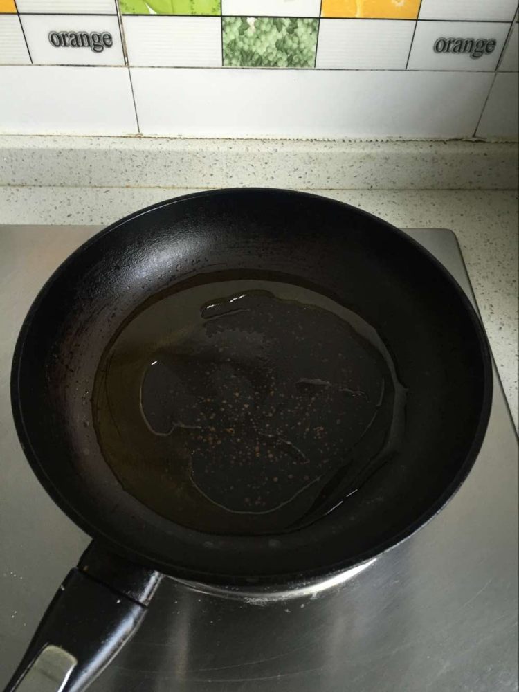 韭菜鸡蛋煎饺#多效护步骤3