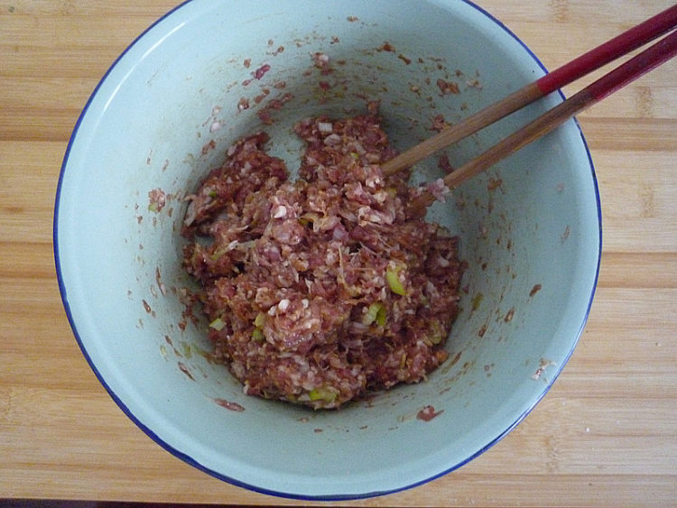鲜肉酸菜水饺步骤3