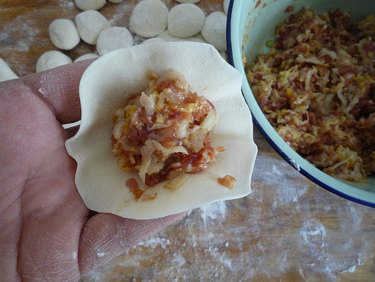 鲜肉酸菜水饺步骤7