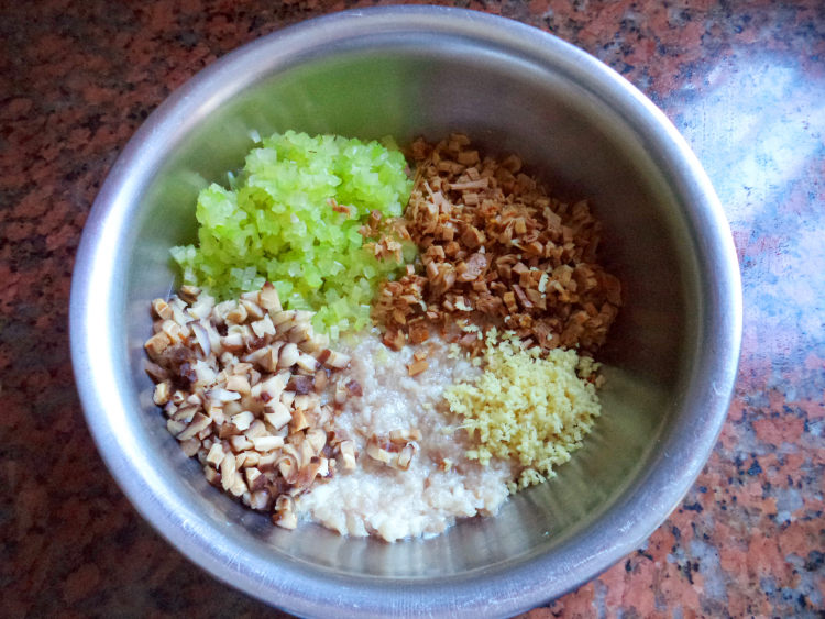 金针鲜肉饺#多效护理步骤2