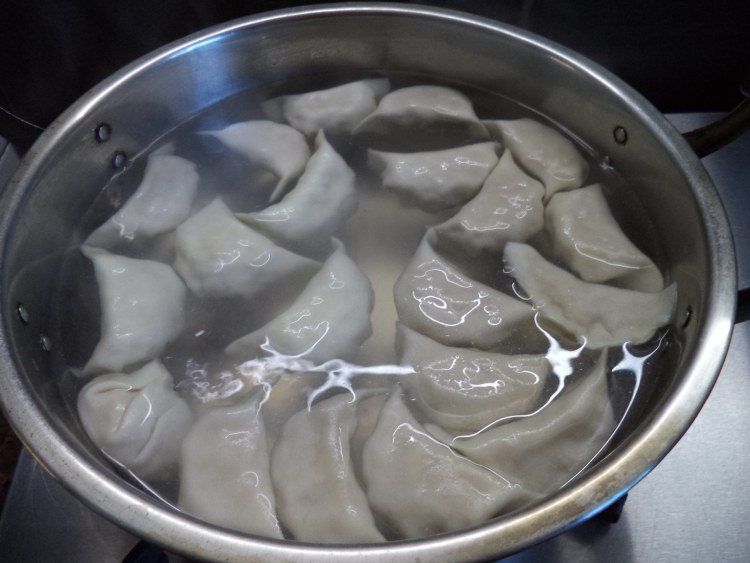 金针鲜肉饺#多效护理步骤8