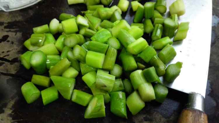 香菇猪肉芦笋馄饨步骤1