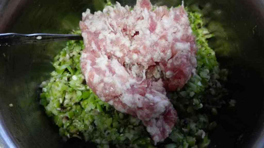香菇猪肉芦笋馄饨步骤4