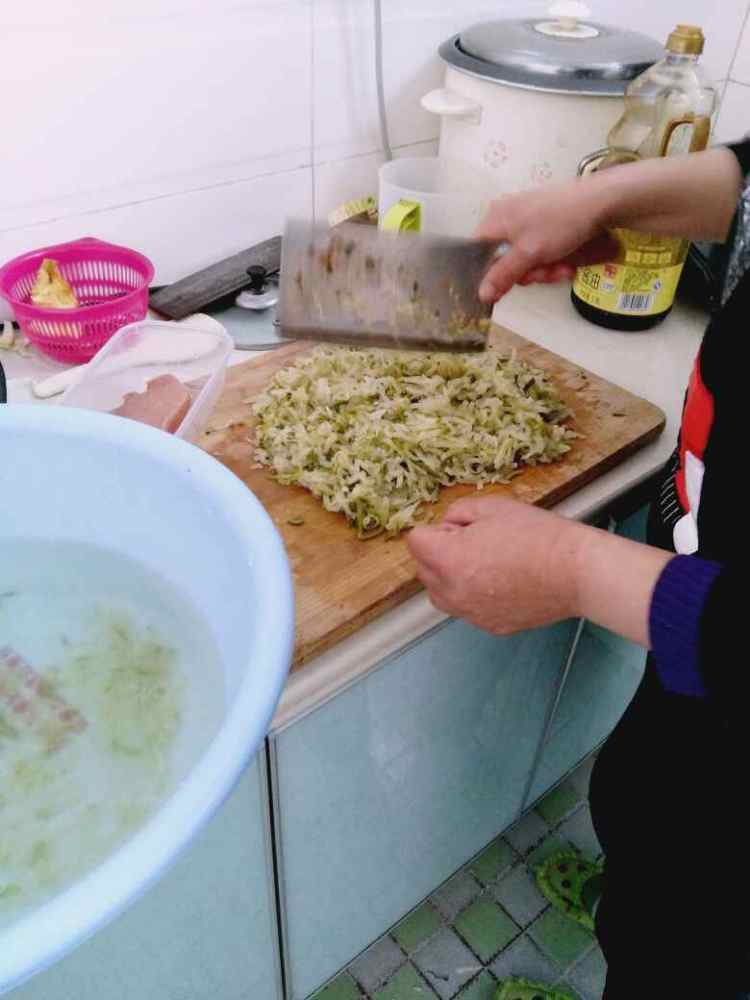 萝卜猪肉饺子步骤7