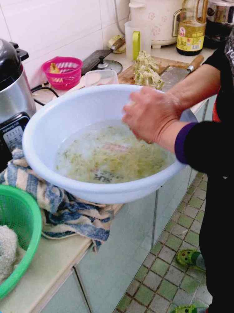 萝卜猪肉饺子步骤6
