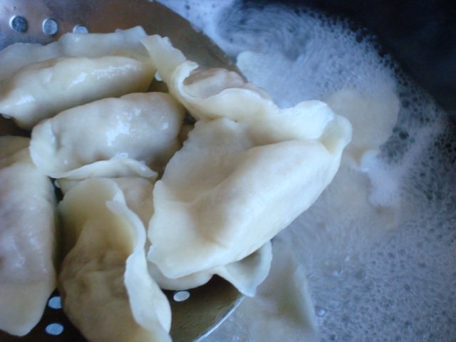 猪肉酸菜饺子步骤13