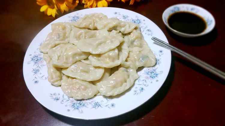 玉米胡萝卜香菇猪肉饺步骤13