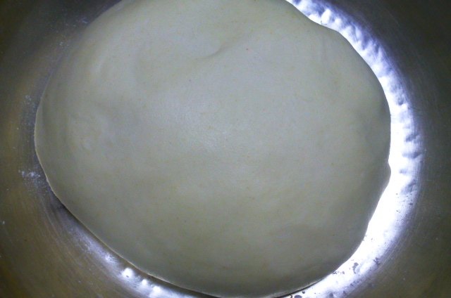 芹菜木耳猪肉饺子步骤1