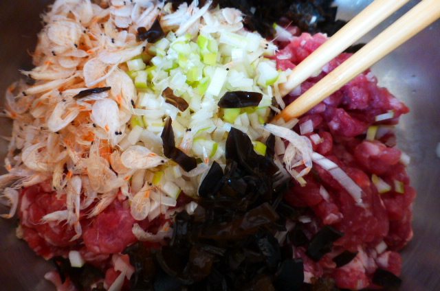 芹菜木耳猪肉饺子步骤3