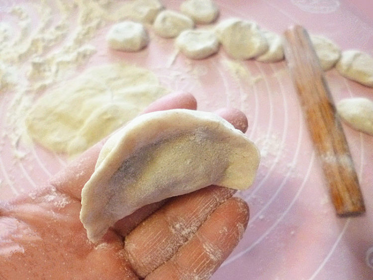 荠菜猪肉饺子步骤8