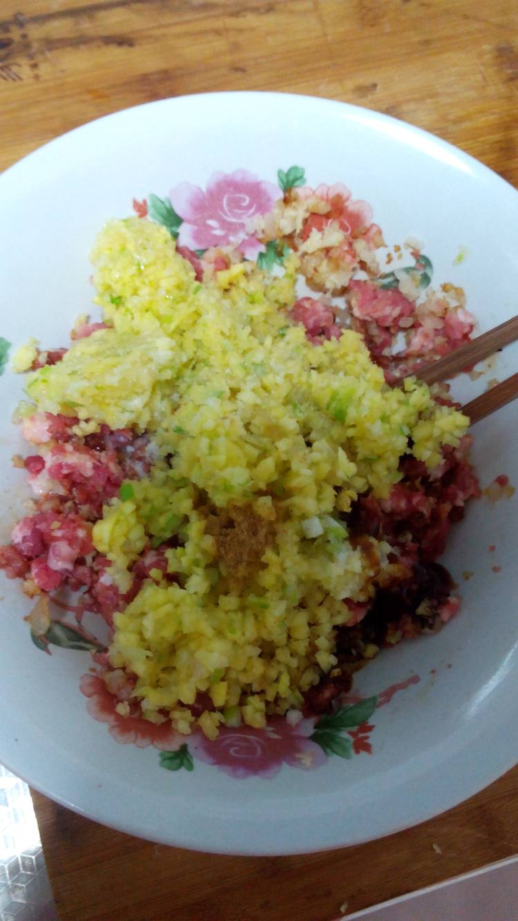 白菜虾仁水饺步骤4