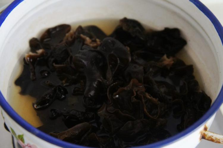鹅蛋馅玉米面蒸饺步骤2