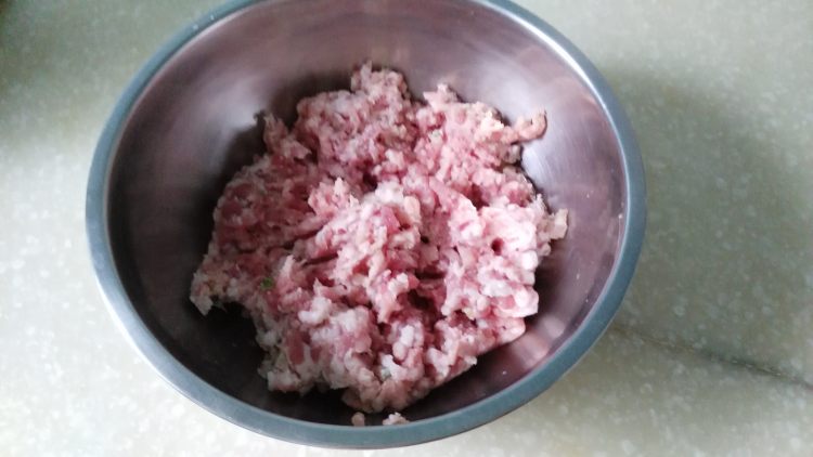 鲜肉蒸饺步骤1