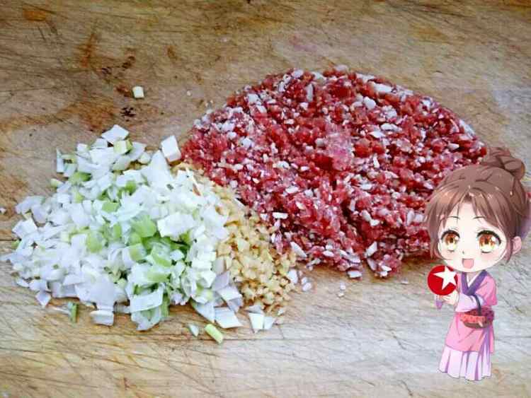 白菜饺子步骤1